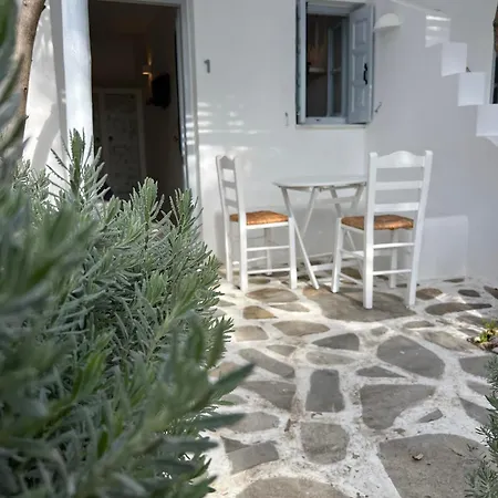 Flisvos Garden Apartment